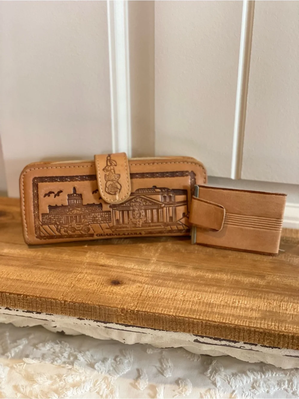 Vintage Hand-Tooled Floral Leather Wallet - Tan
